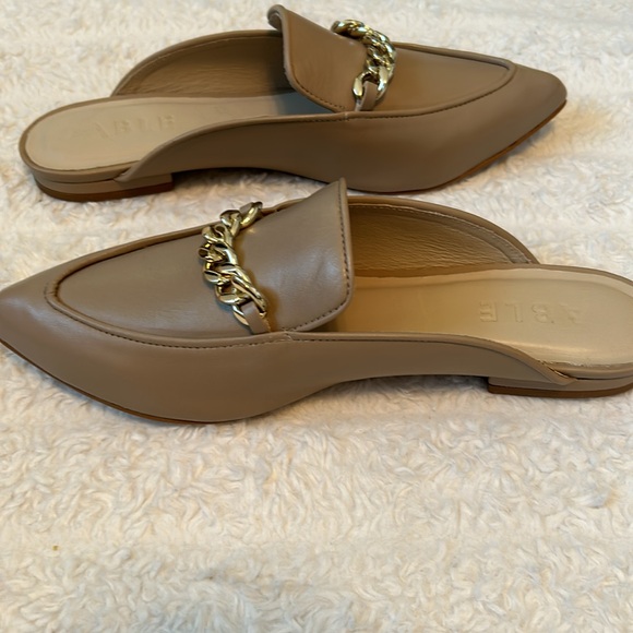 NEW  ABLE MONICA MULE in Size 6M Color : PEBBLE - Picture 7 of 8